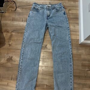 Levi's low rise size 26